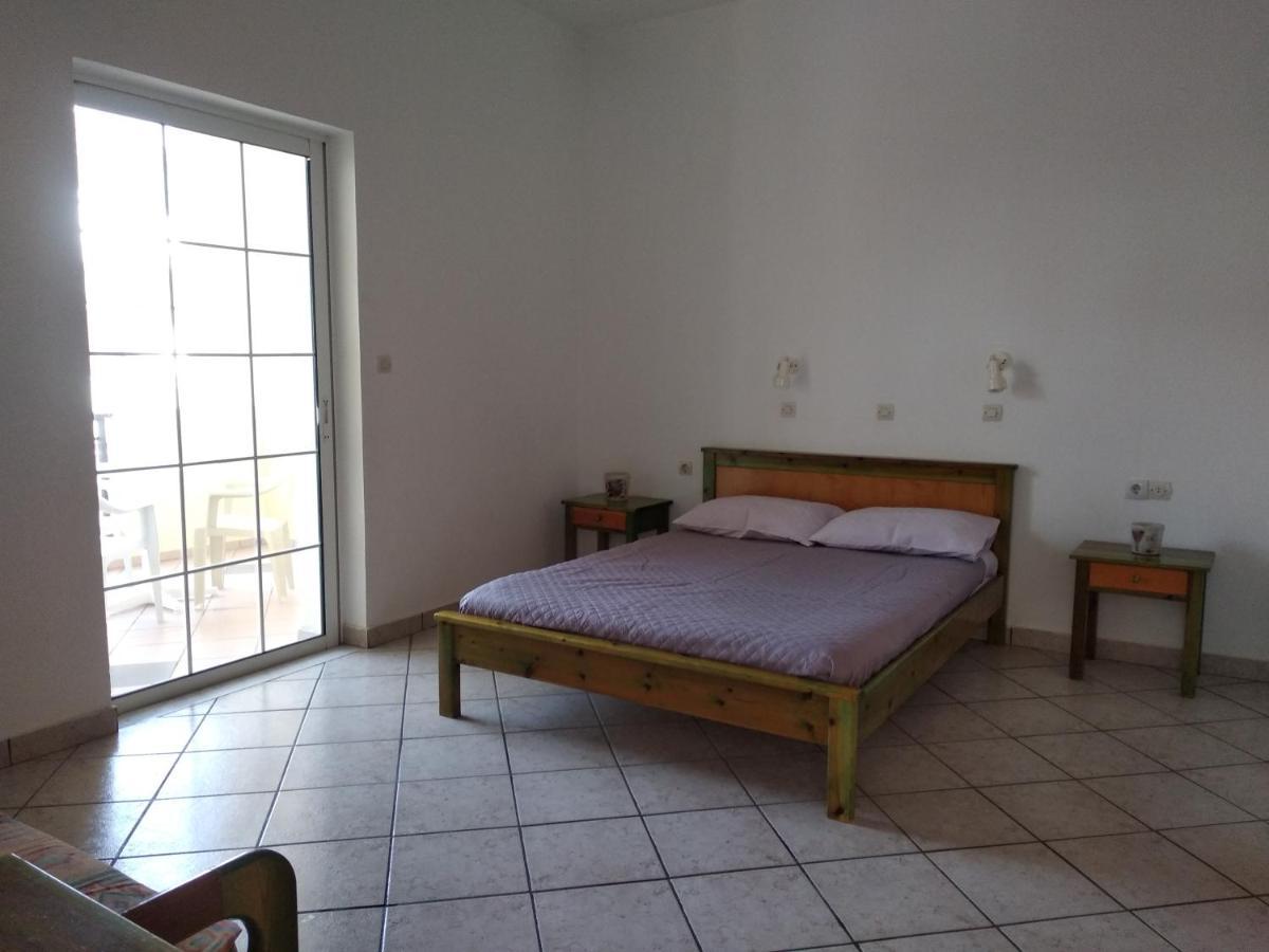 Ton Mari Apartments Paleochora Buitenkant foto