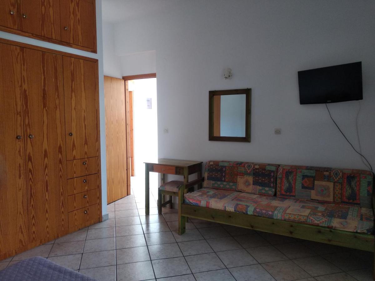Ton Mari Apartments Paleochora Buitenkant foto